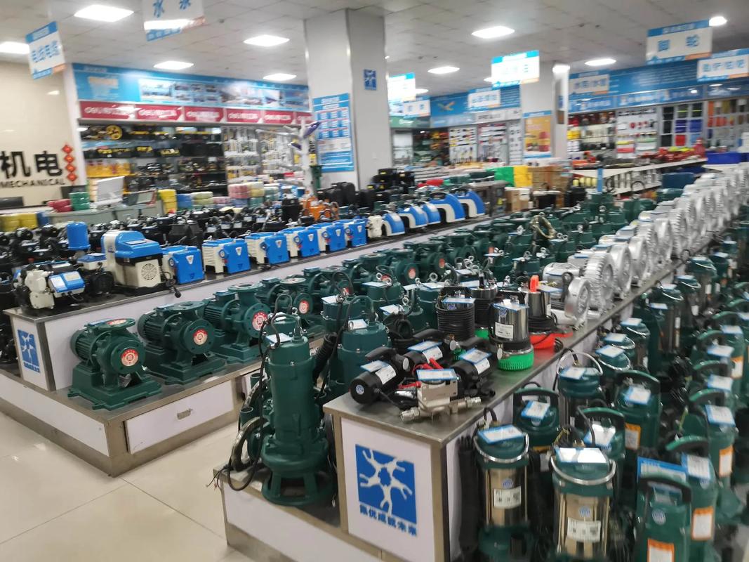 五金机电实体店 未来万家五金机电,祝各位考生金榜题名,得偿